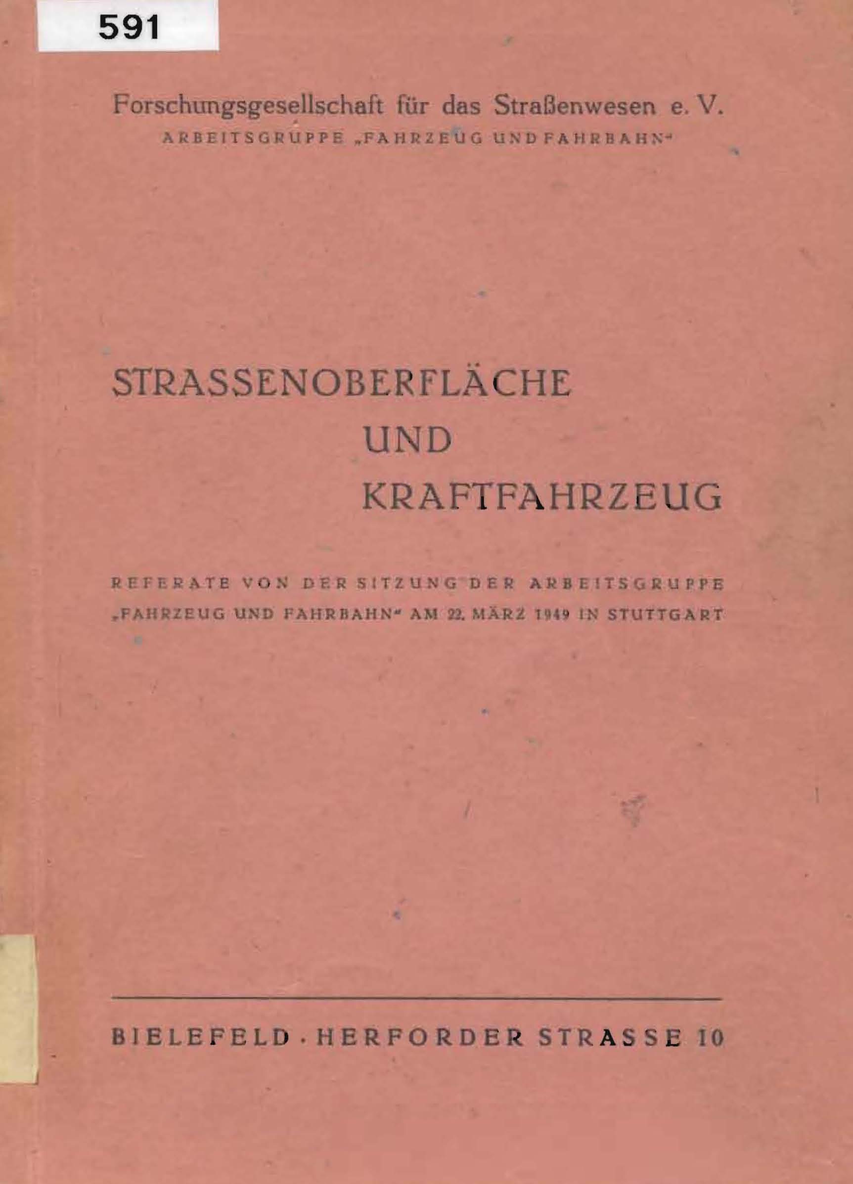 Strassenoberfläche und Kraftfahrzeug